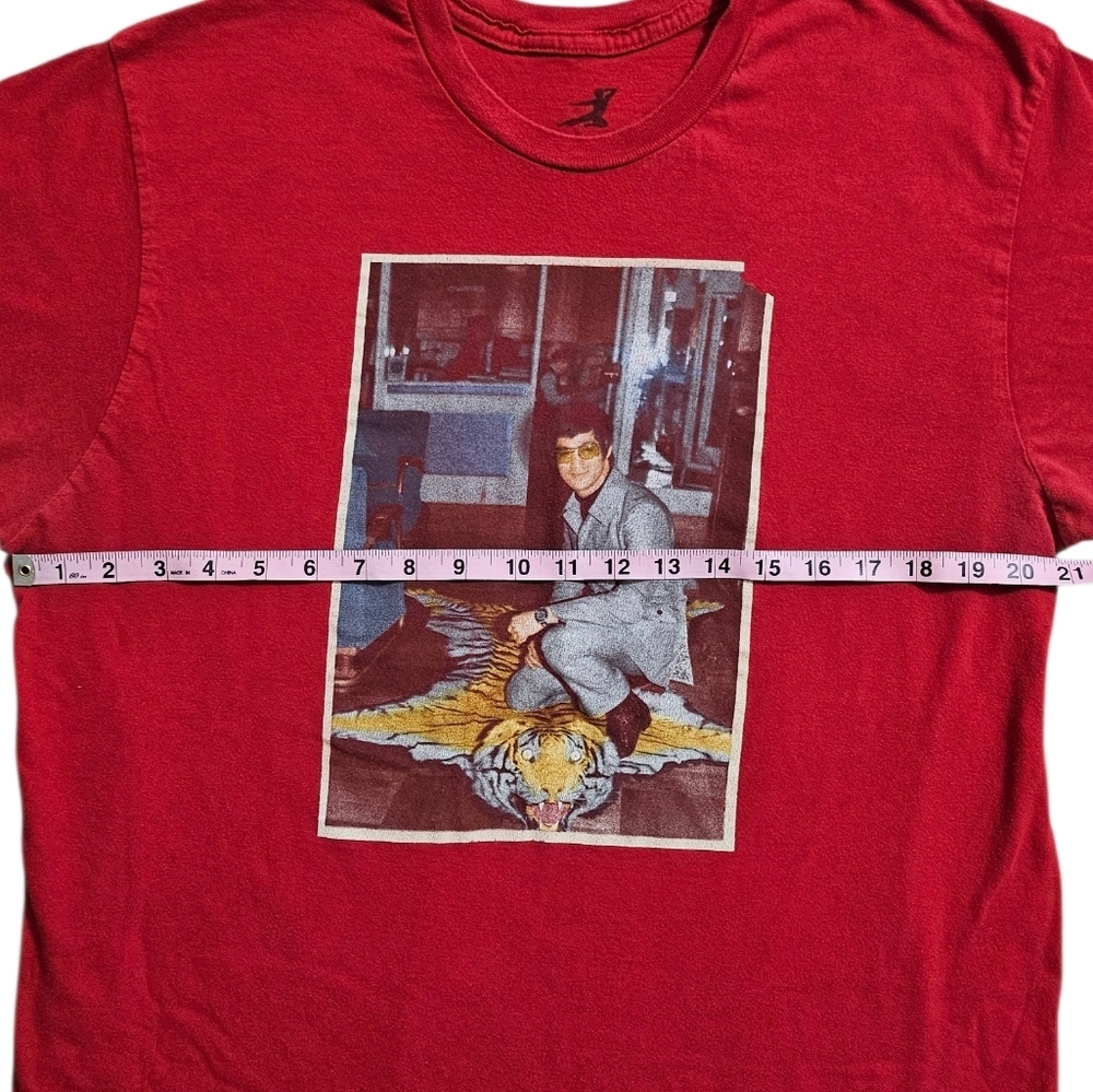 Bruce Lee Tiger Skin Rug Red Graphic T-shirt - Picture 7 of 10